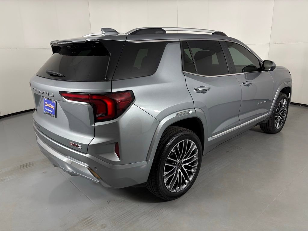 Used 2026 GMC Terrain Denali image 10