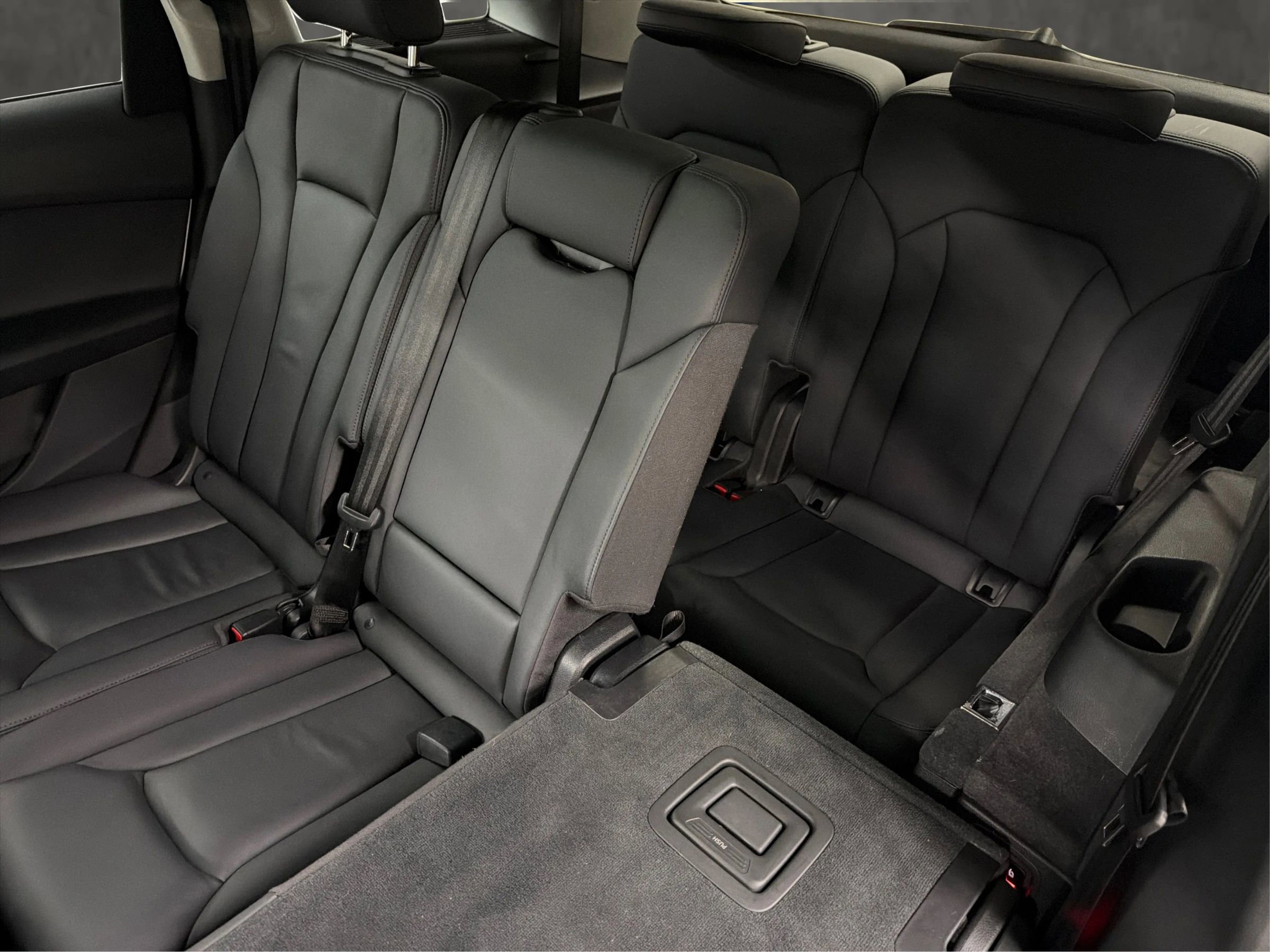 Used 2022 Audi Q7 3.0T Premium image 32