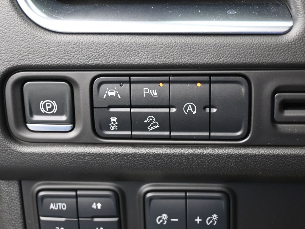 Used 2024 Chevrolet Suburban Z71 image 35