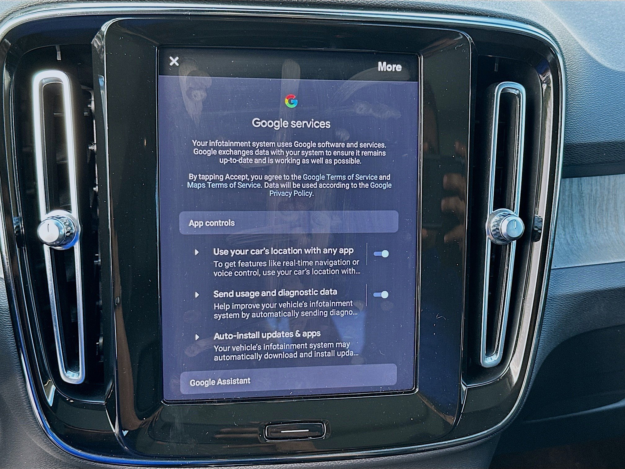 Used 2023 Volvo XC40 B5 Ultimate w/ Protection Package Premier image 13