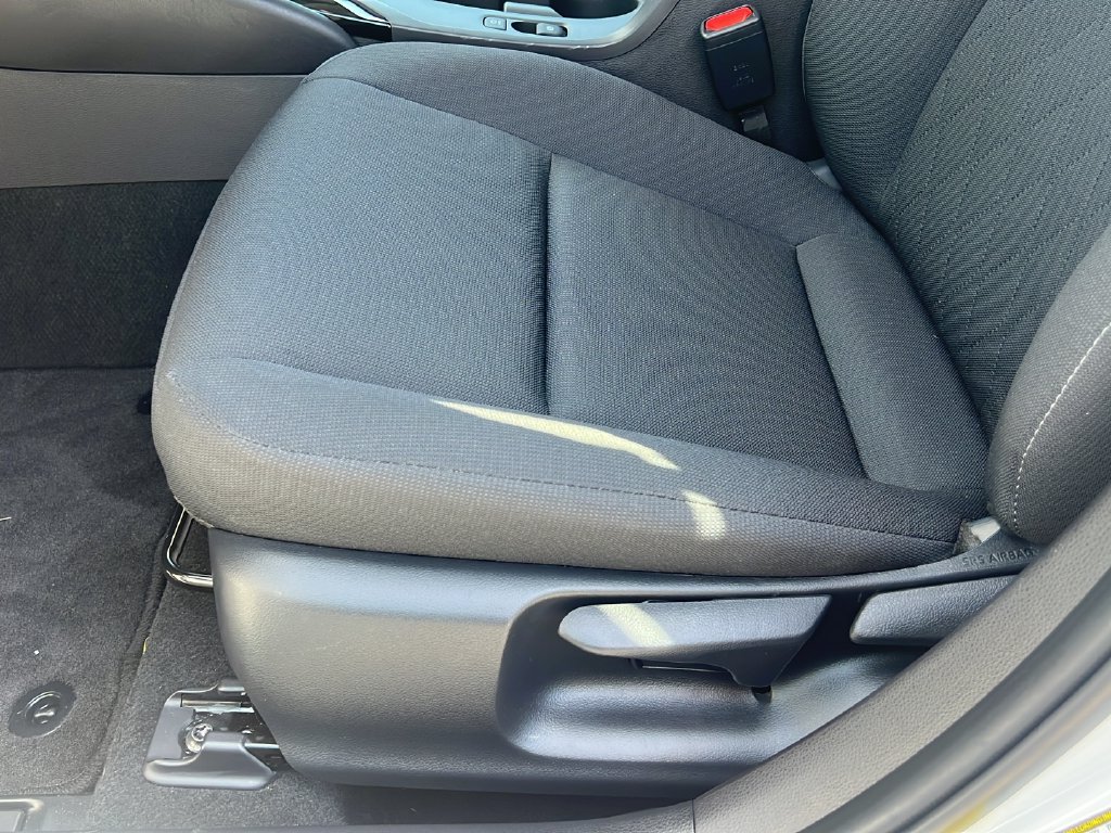 Used 2025 Toyota Corolla LE FWD image 15