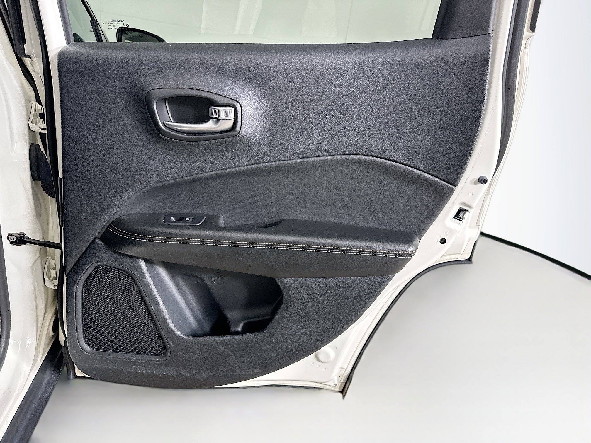 Used 2020 Jeep Compass Sport image 29