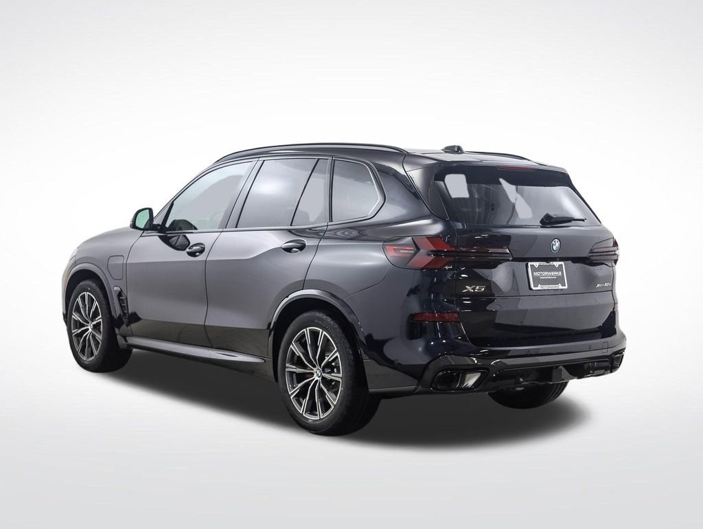 Used 2026 BMW X5 xDrive50e w/ M Sport Package AWD/4WD image 3