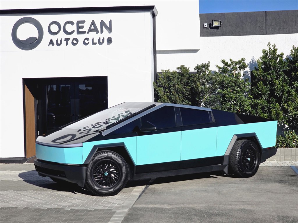 Used 2024 Tesla Cybertruck AWD Crew Cab image 1