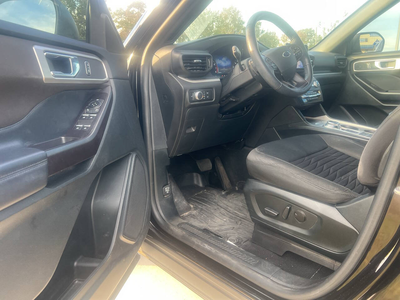 Used 2020 Ford Explorer XLT RWD image 7