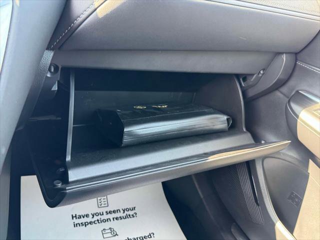 Certified 2022 Toyota Venza XLE image 15