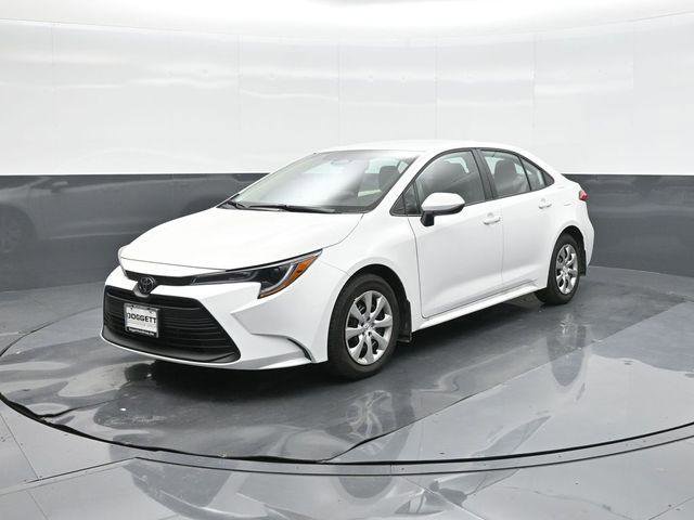 Certified 2026 Toyota Corolla LE FWD image 33