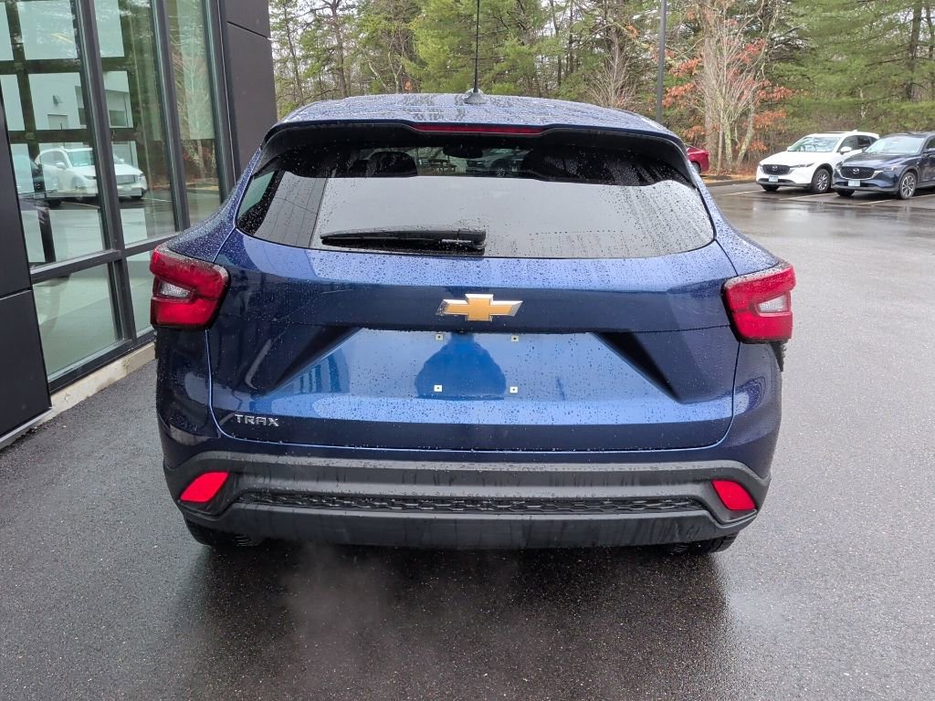 Used 2024 Chevrolet Trax LS w/ Driver Confidence Package image 5