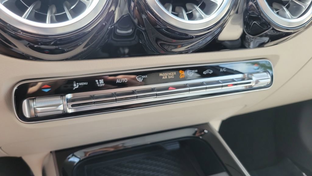 Used 2025 Mercedes-Benz GLA 250 image 26