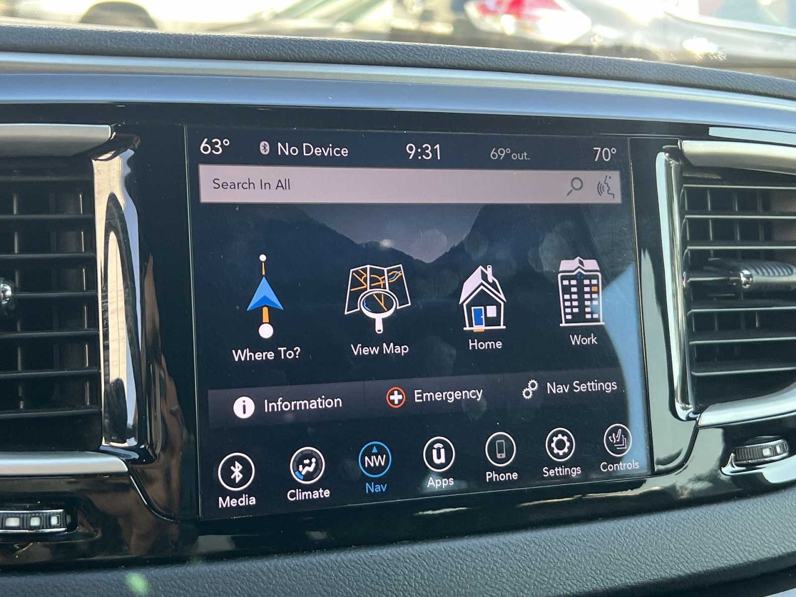 Used 2020 Chrysler Pacifica Touring-L Plus FWD image 17