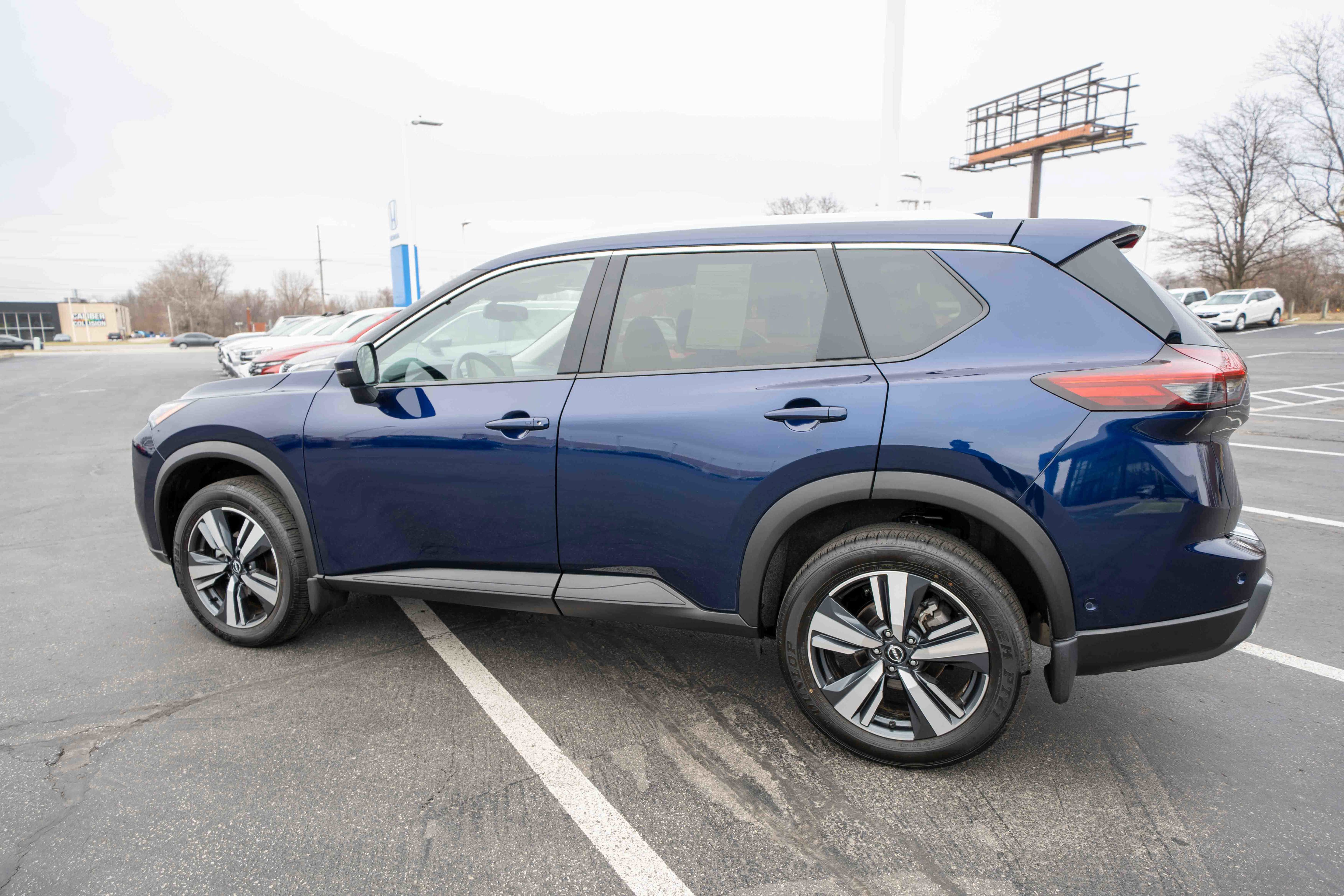 Used 2024 Nissan Rogue SL image 4