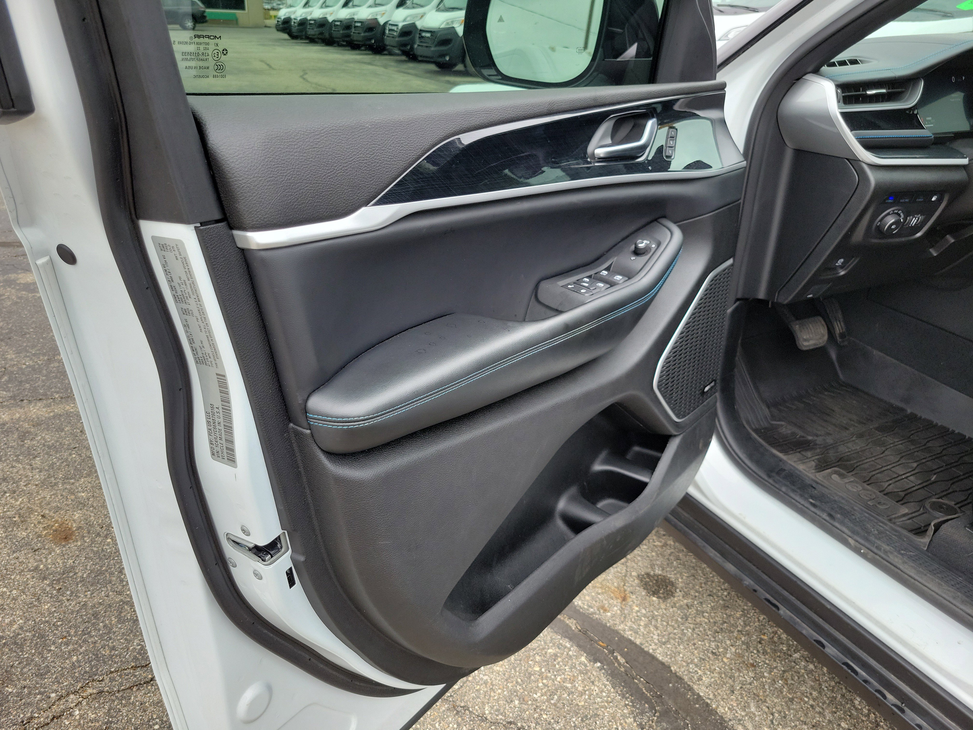 Used 2022 Jeep Grand Cherokee Trailhawk AWD/4WD image 6