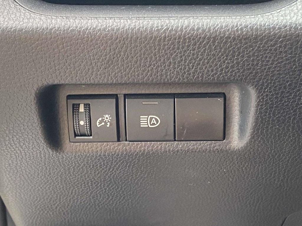 Used 2024 Toyota RAV4 XLE FWD image 17