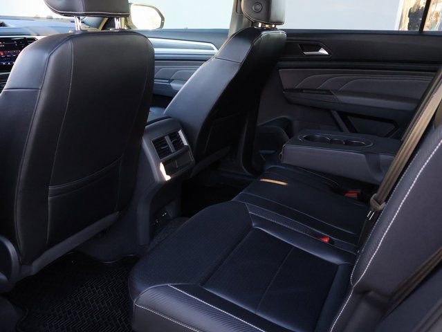 Used 2022 Volkswagen Atlas Cross Sport SEL R-Line image 18