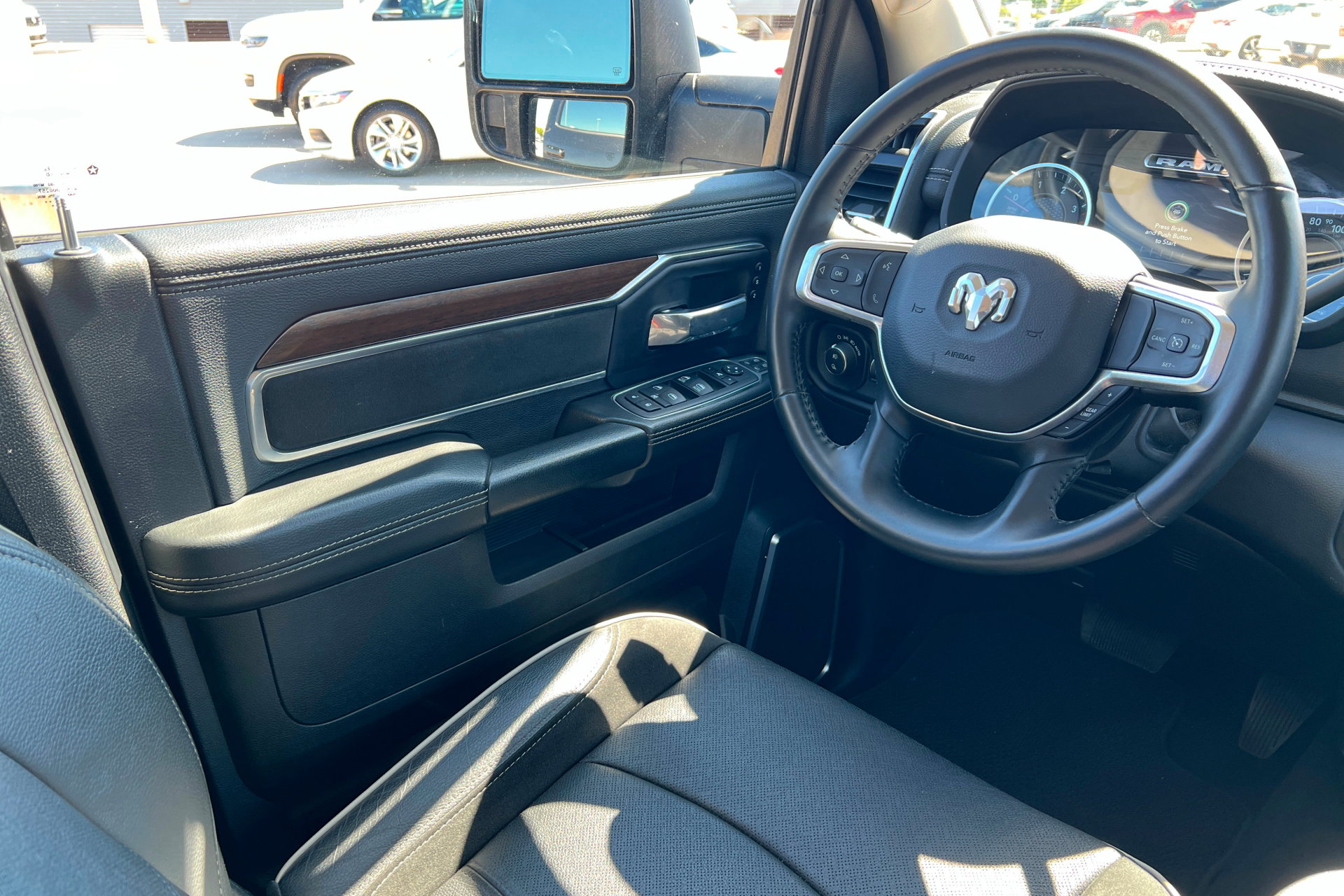 Used 2024 RAM 2500 Laramie AWD/4WD image 11
