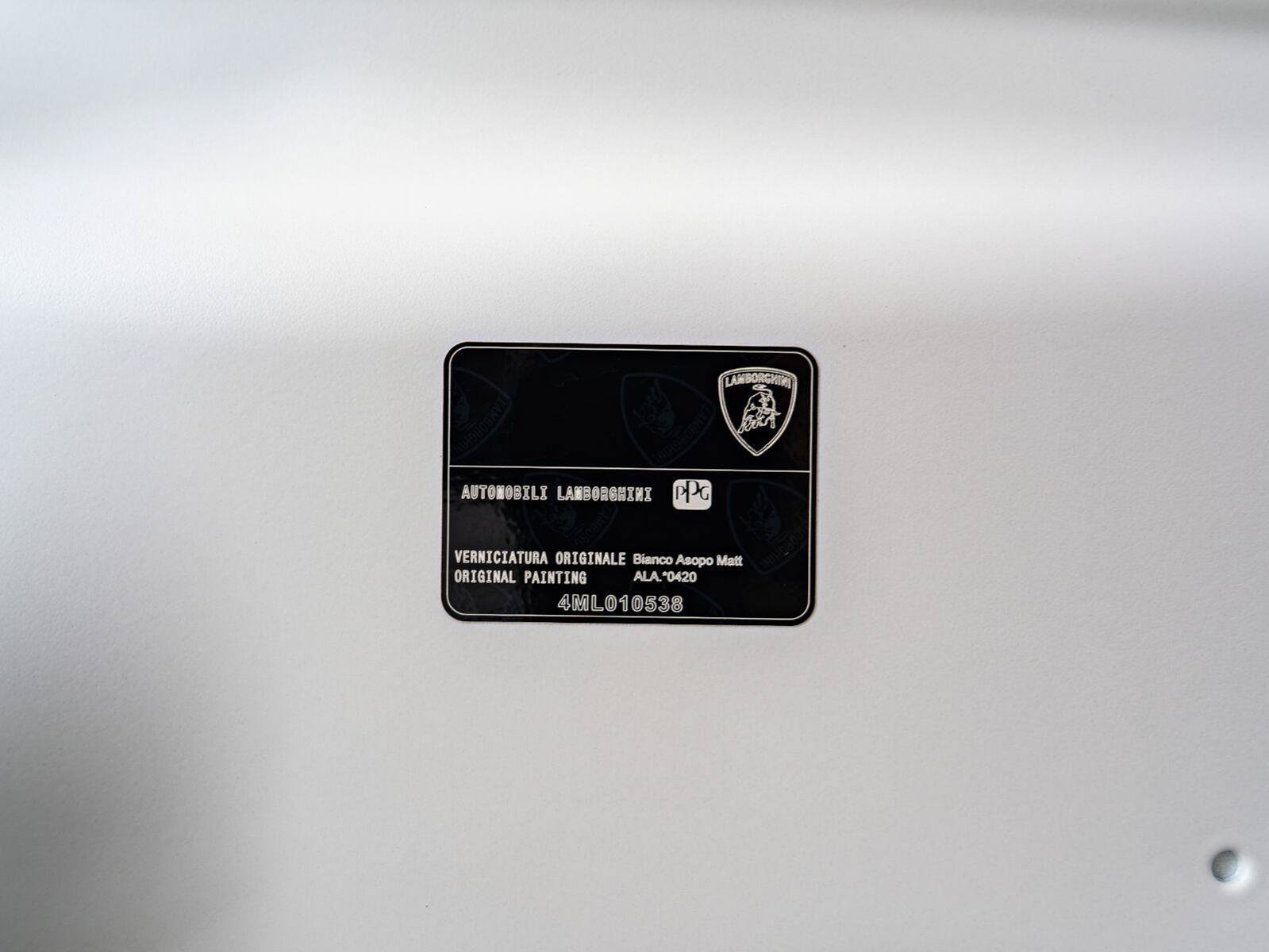 Used 2025 Lamborghini Urus SE AWD/4WD image 37