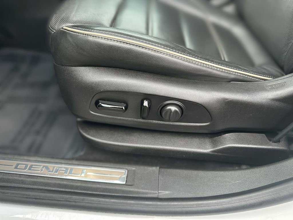 Used 2017 GMC Acadia Denali w/ Technology Package image 14