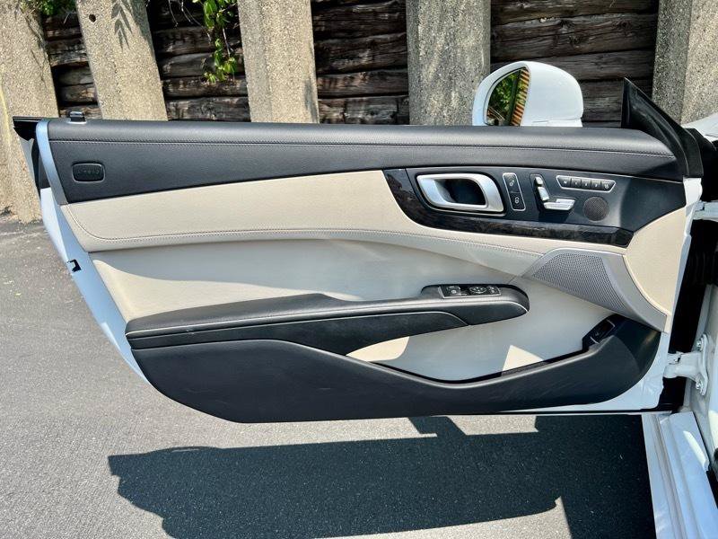 Used 2017 Mercedes-Benz SL 550 image 23