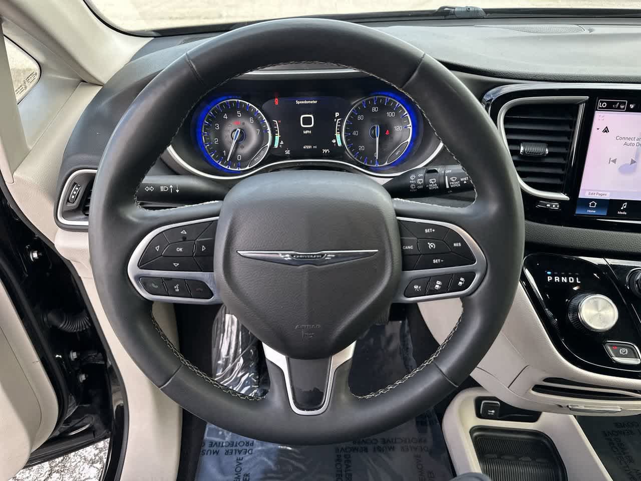 Certified 2024 Chrysler Pacifica Touring-L FWD image 22