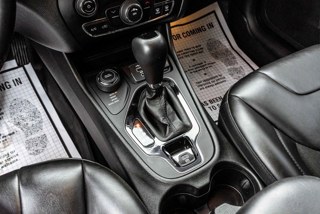 Used 2021 Jeep Cherokee Latitude Plus image 20