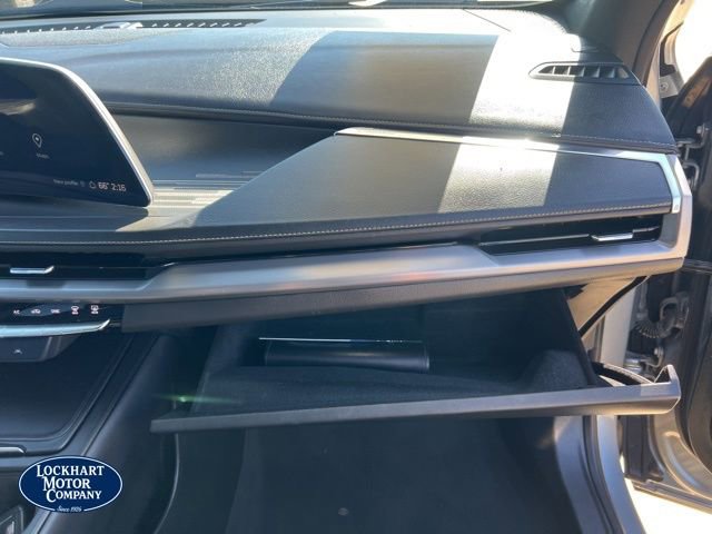 Used 2024 Cadillac XT4 Premium Luxury image 32