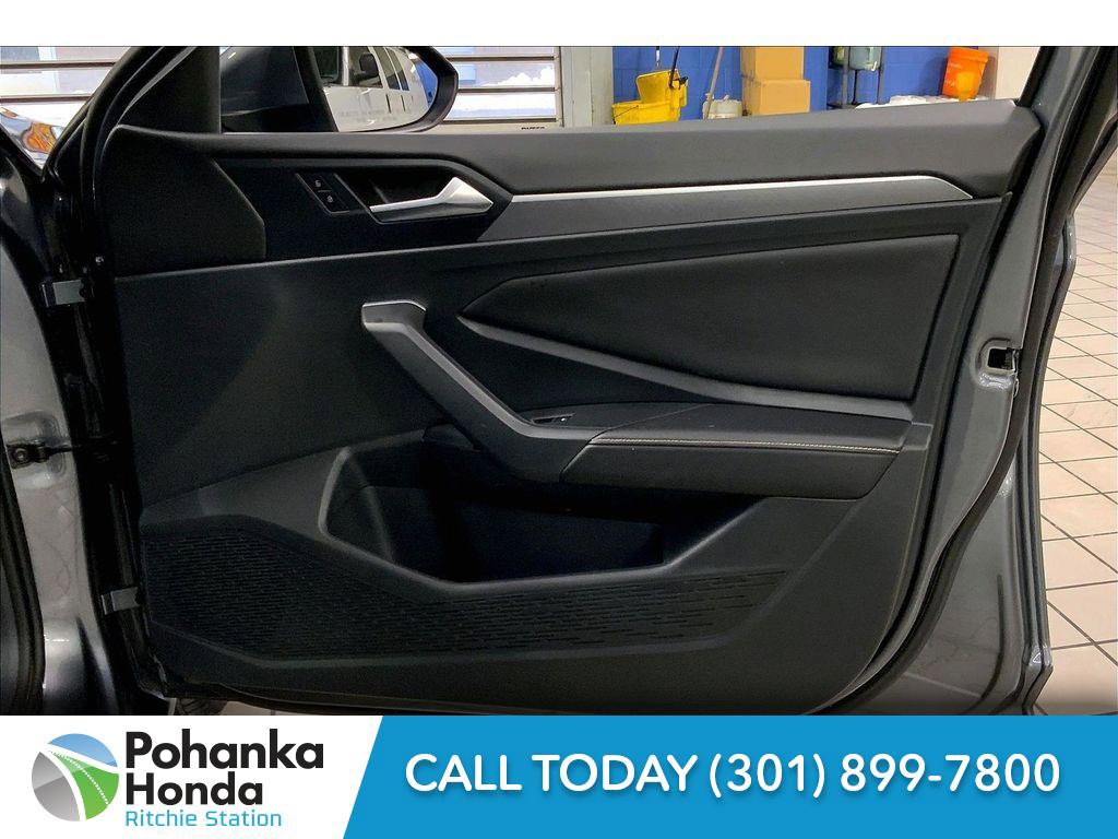 Used 2023 Volkswagen Jetta SE image 26