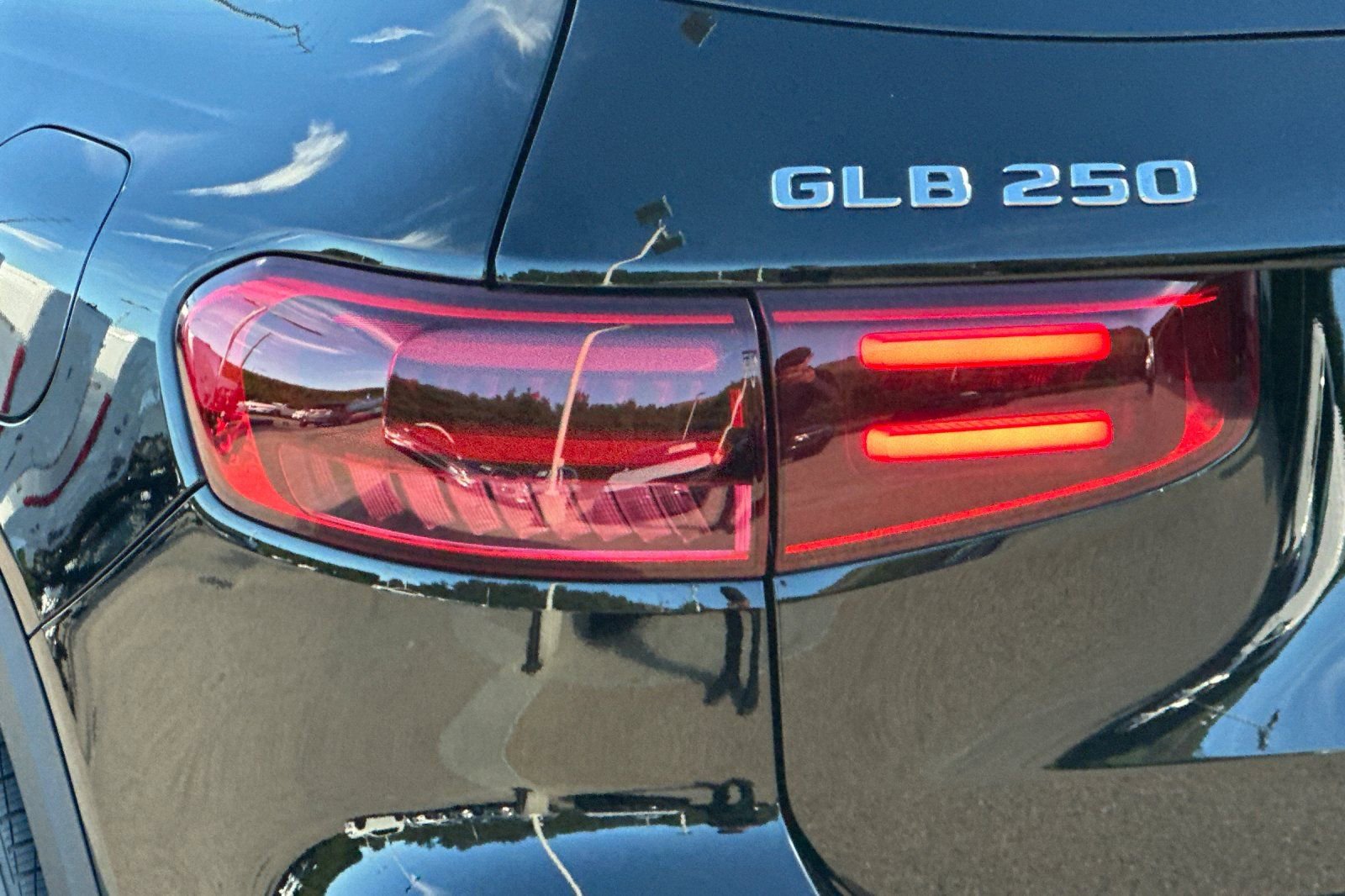 New 2026 Mercedes-Benz GLB 250 image 14