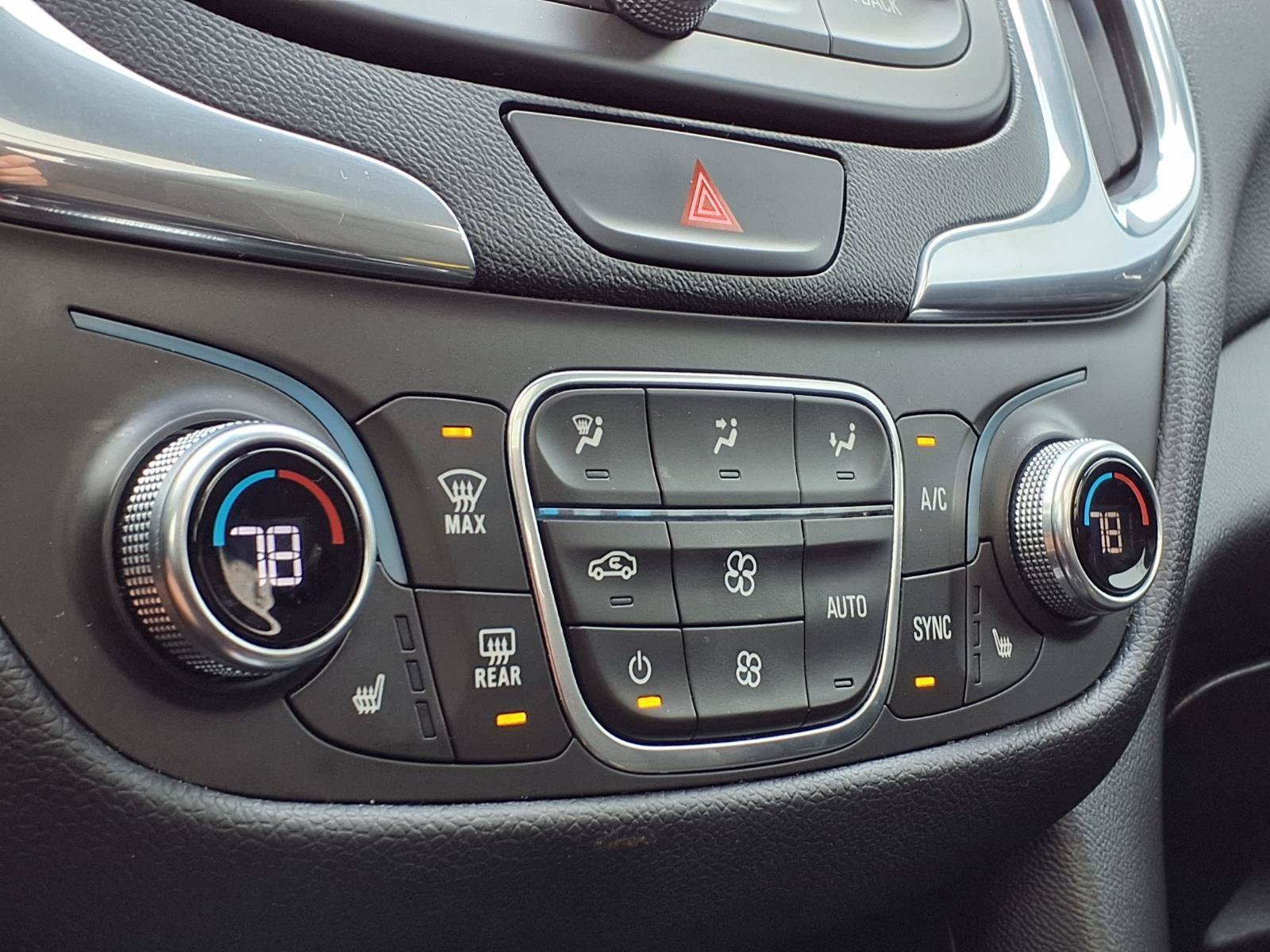 Used 2018 Chevrolet Equinox LT w/ Sun & Infotainment Package FWD image 25