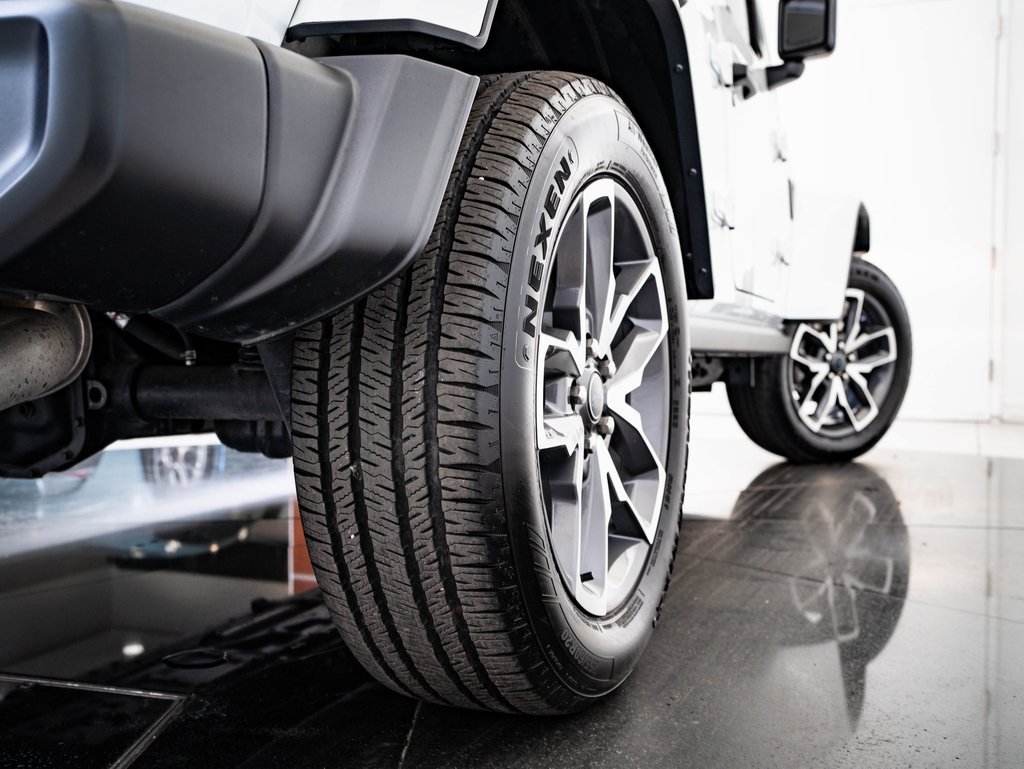 Used 2024 Jeep Wrangler Unlimited image 50