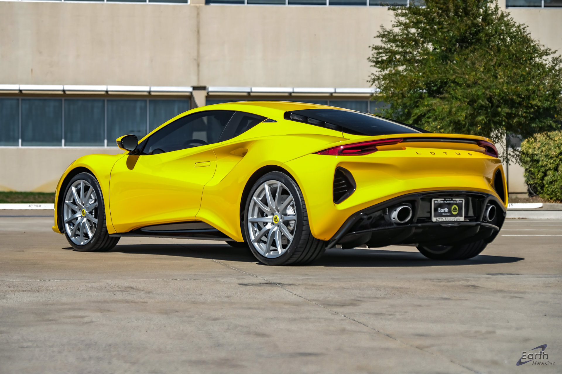 Used 2025 Lotus Emira RWD image 12