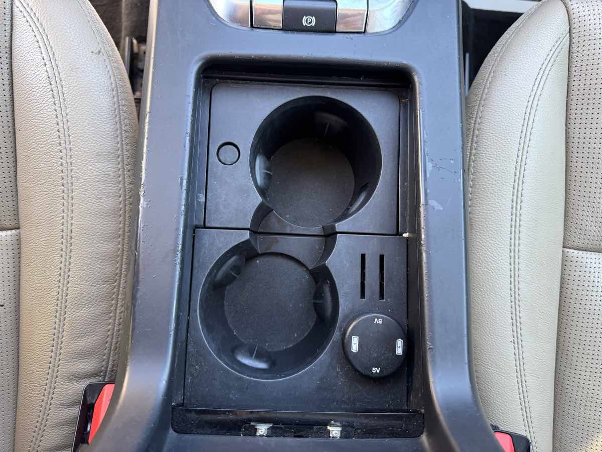 Used 2018 Land Rover Discovery Sport HSE image 19