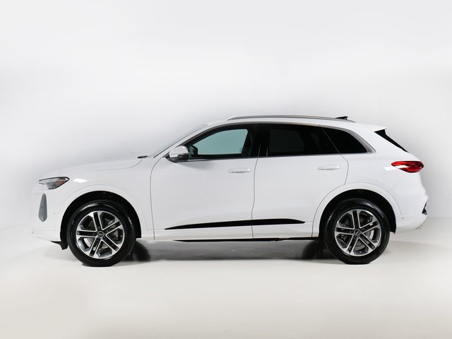 Certified 2025 Audi Q5 Premium w/ Convenience Package AWD/4WD image 2