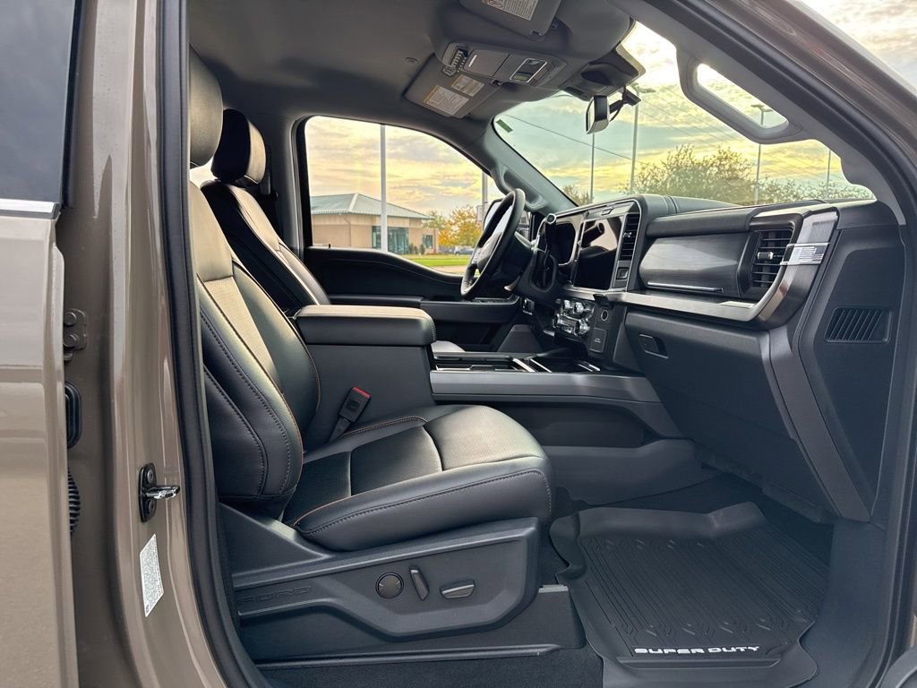 New 2026 Ford F250 Lariat w/ Chrome Package image 28