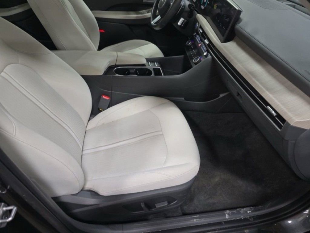Used 2025 Hyundai Sonata SEL image 8