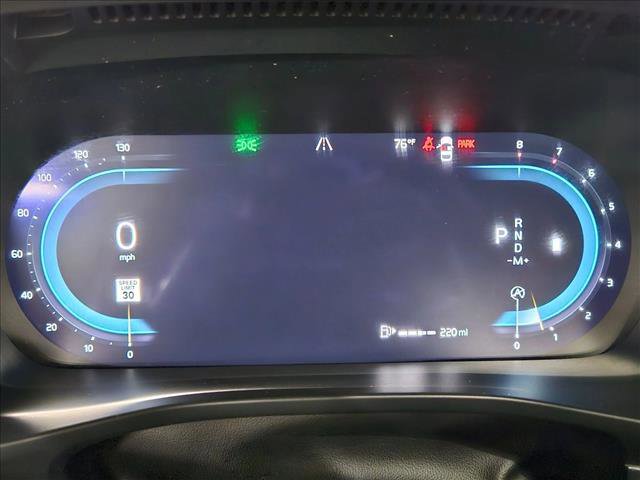 Used 2023 Volvo XC40 B5 Plus w/ Protection Package Premier image 11