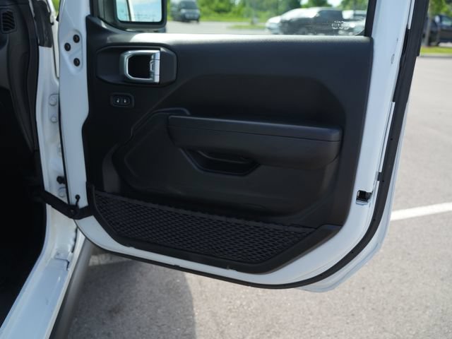 Used 2021 Jeep Gladiator Overland AWD/4WD image 19