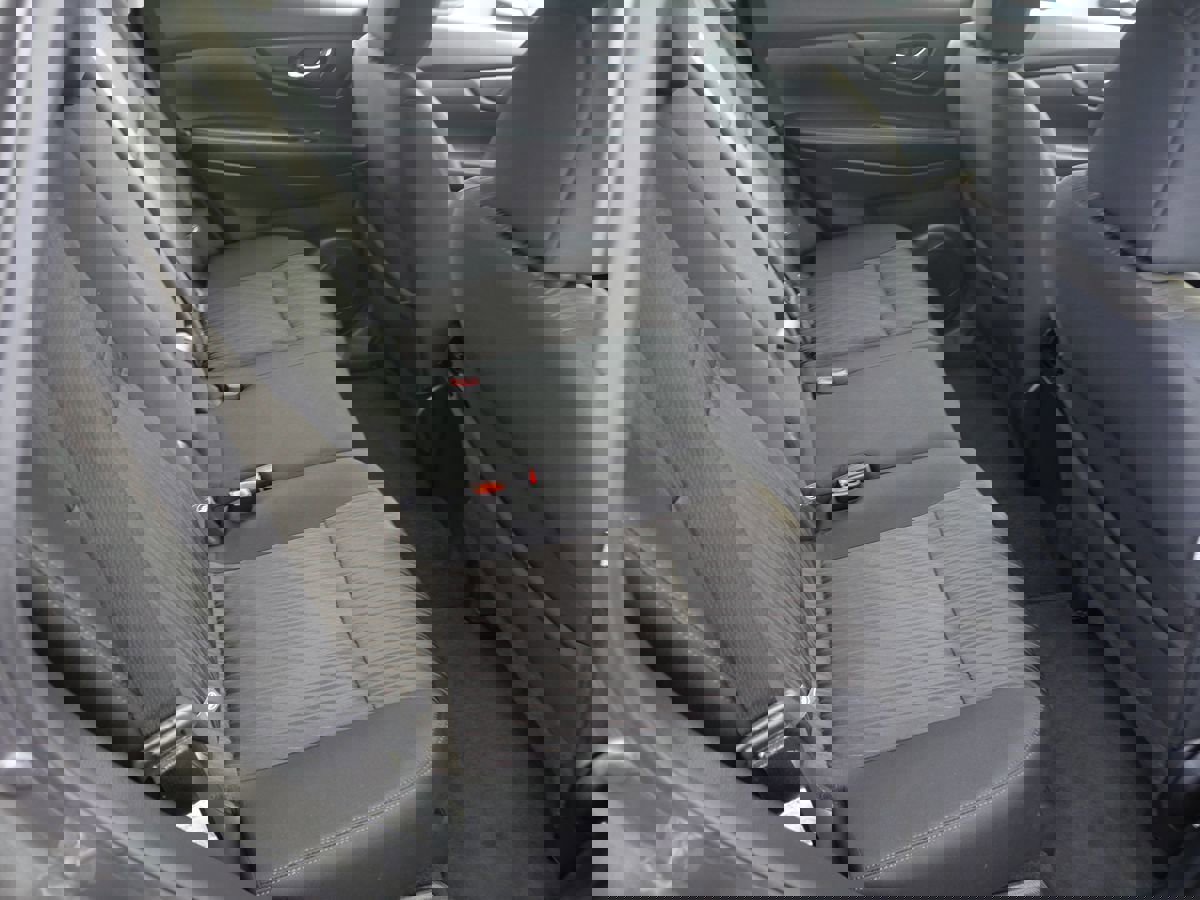 Used 2017 Nissan Rogue S image 23