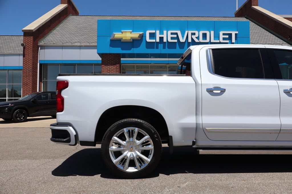 Used 2026 Chevrolet Silverado 1500 High Country w/ High Country Premium Package AWD/4WD image 40