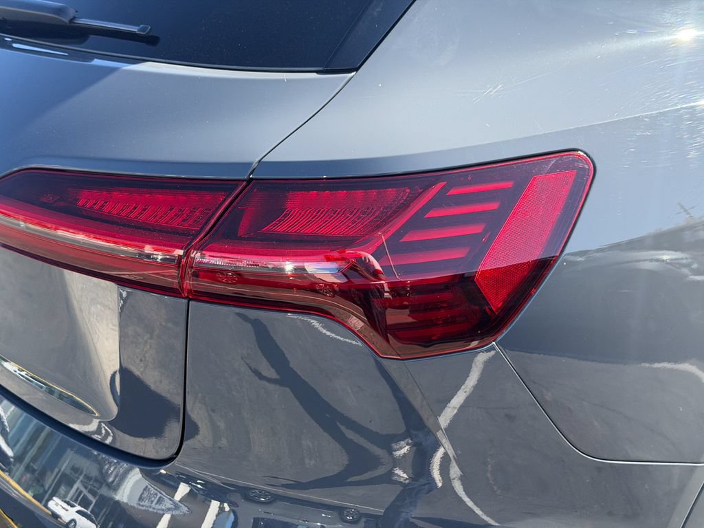 Used 2024 Audi Q8 e-tron Premium Plus w/ Premium Plus Package AWD/4WD image 6