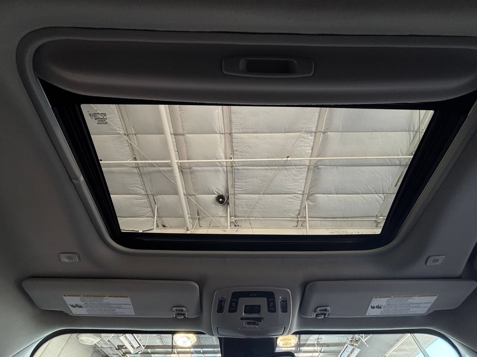 Used 2025 Toyota Sienna XLE FWD image 29
