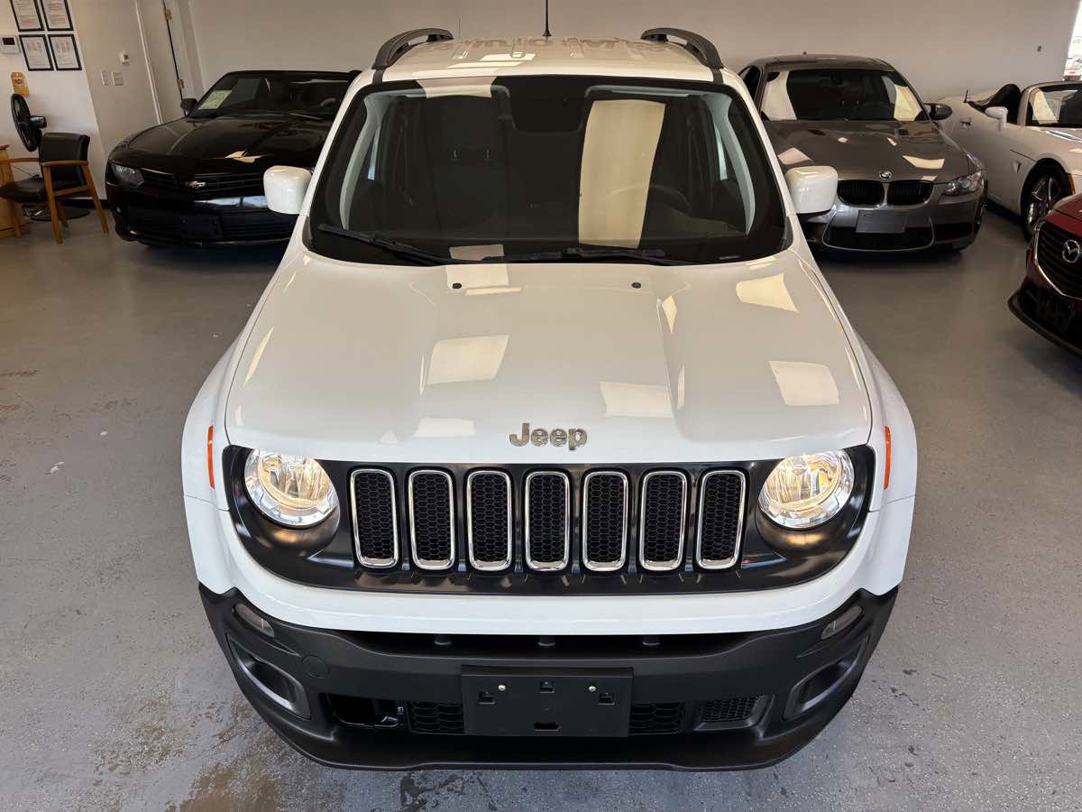 Used 2018 Jeep Renegade Latitude FWD image 7
