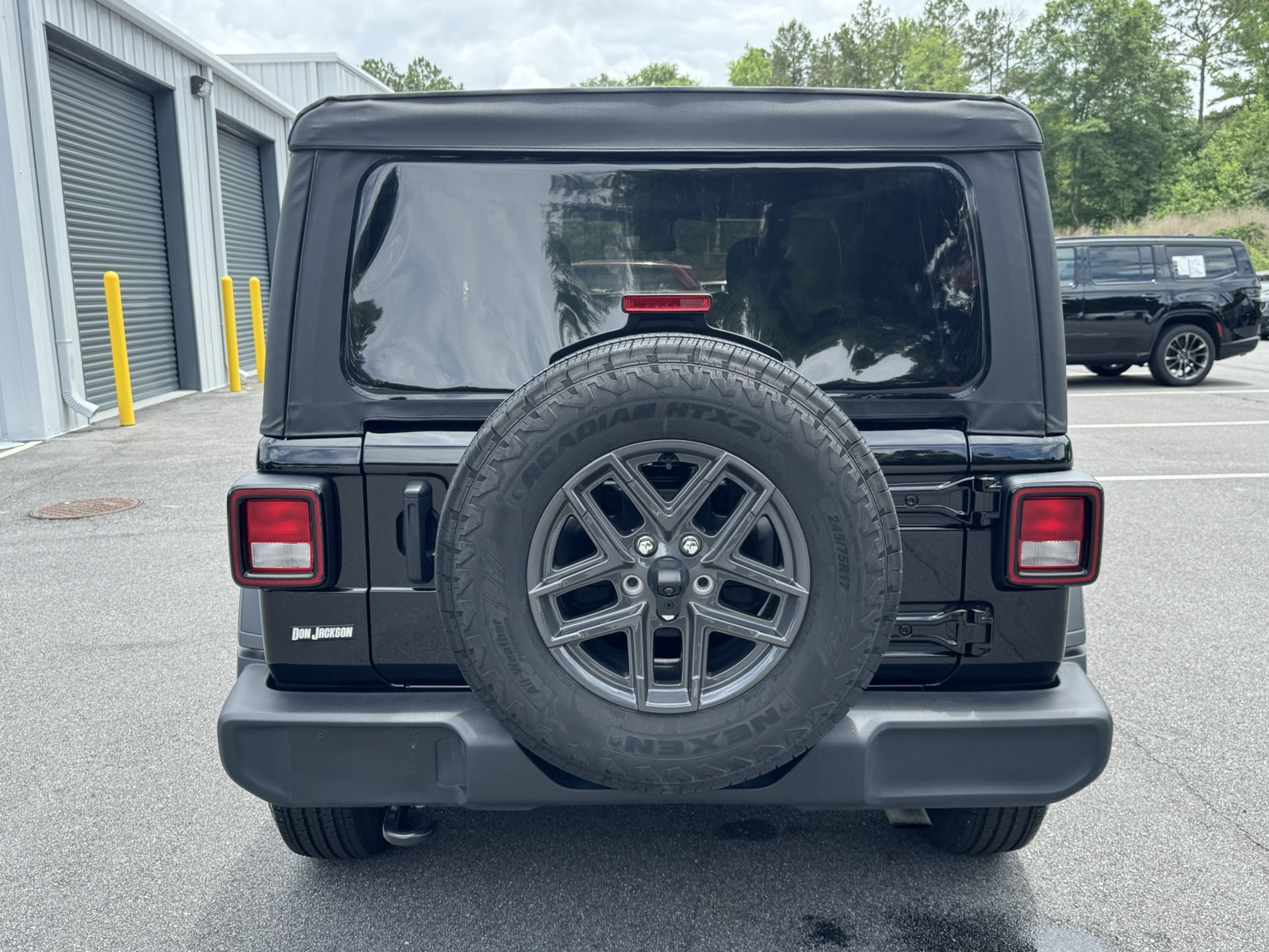Used 2025 Jeep Wrangler Unlimited Sport AWD/4WD image 6