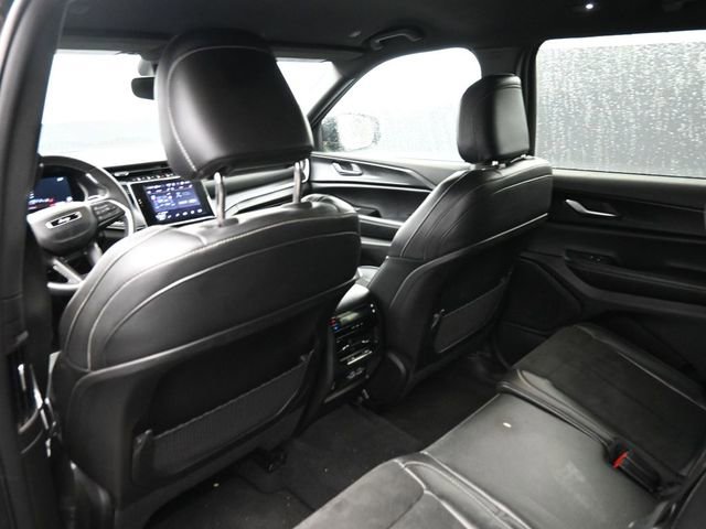 Used 2024 Jeep Grand Cherokee L Laredo image 37