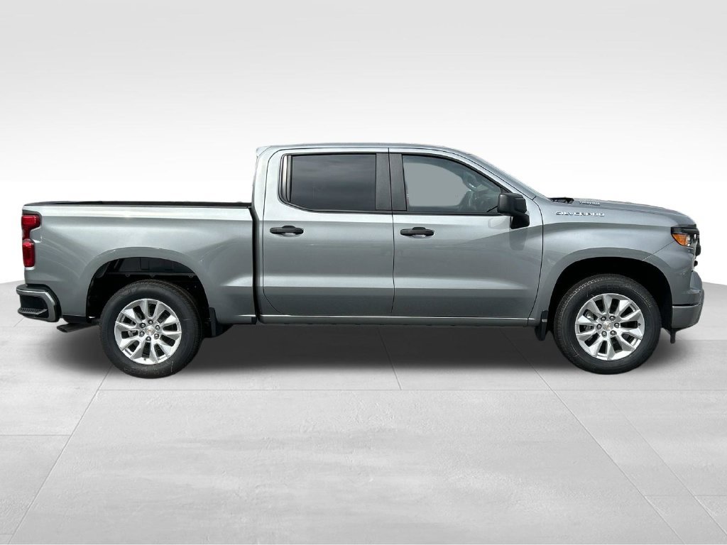 New 2026 Chevrolet Silverado 1500 Custom RWD image 2