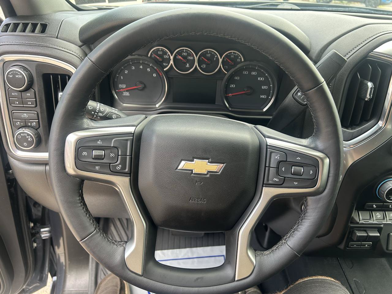 Used 2022 Chevrolet Silverado 1500 LT AWD/4WD image 19