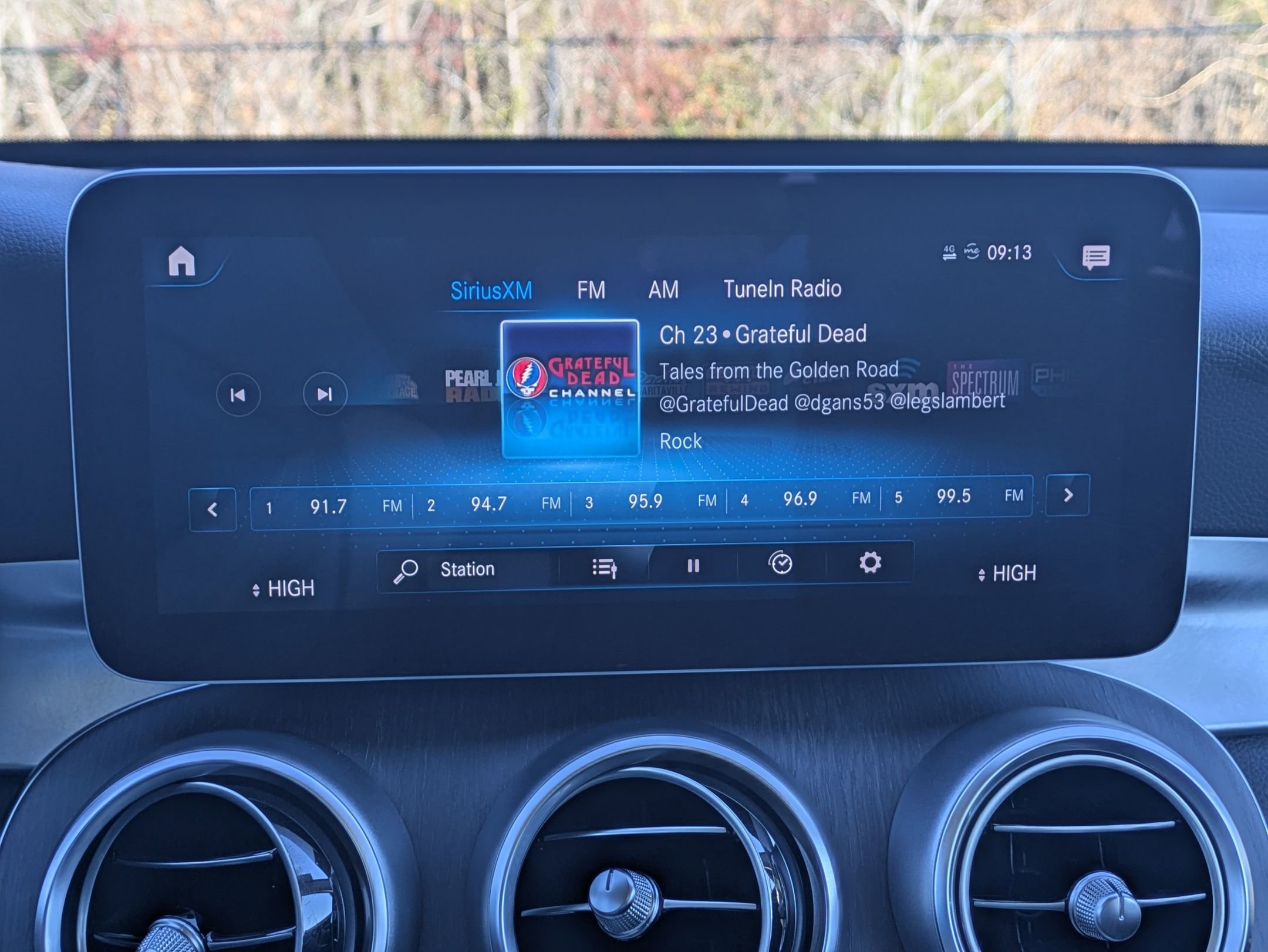 Used 2021 Mercedes-Benz GLC 300 4MATIC image 12