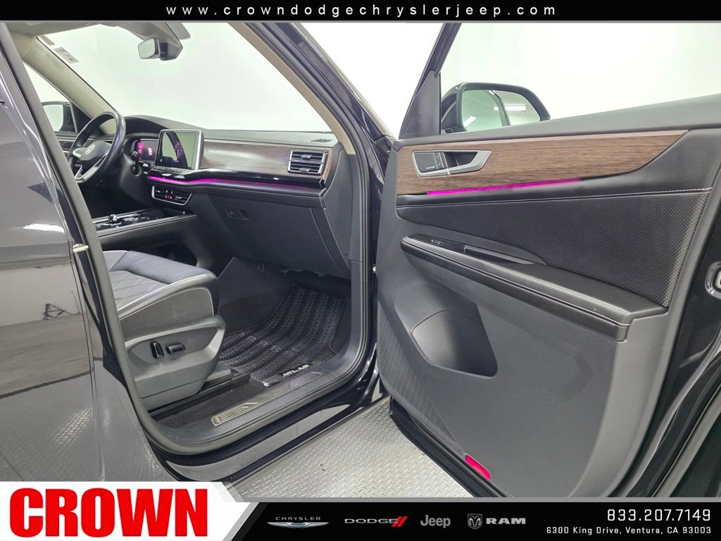 Used 2024 Volkswagen Atlas SEL Premium R-Line image 15