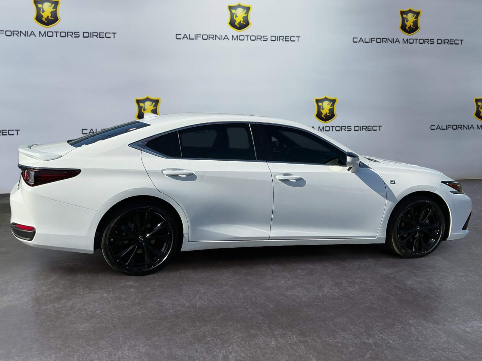 Used 2023 Lexus ES 300h F Sport FWD image 4