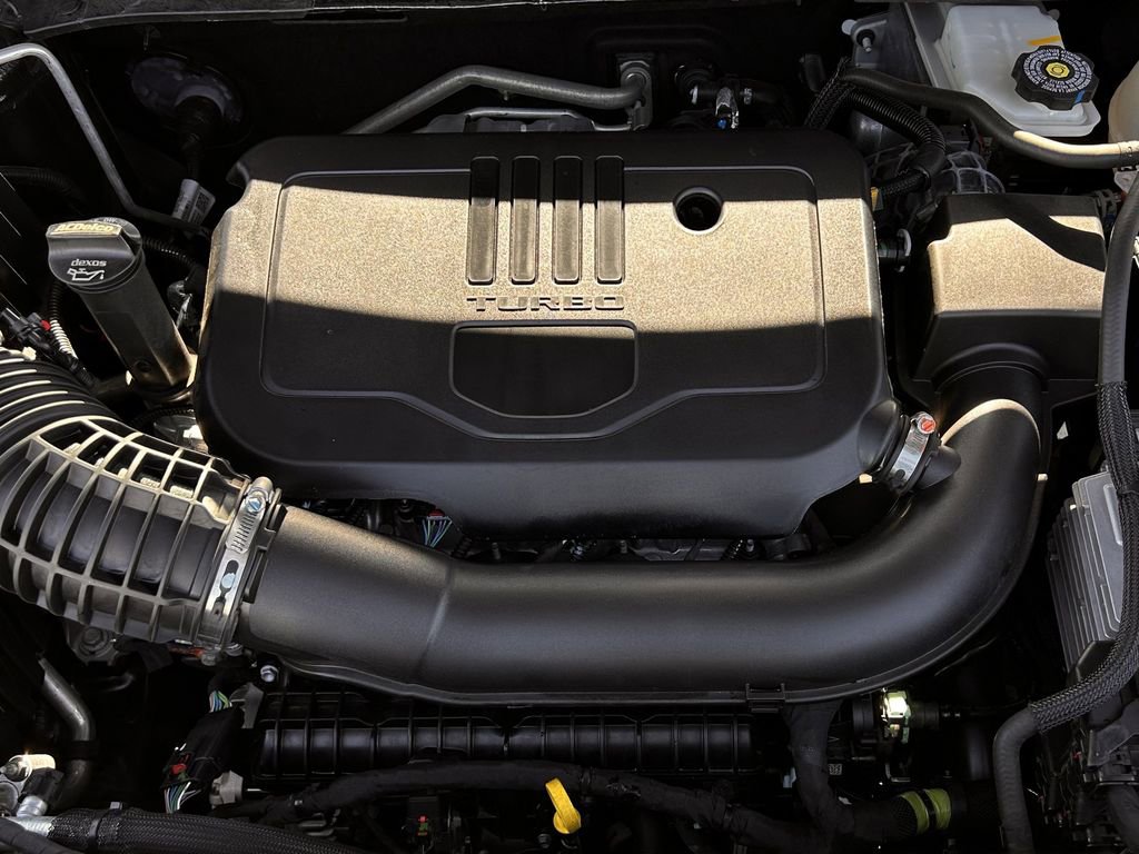 Used 2025 Chevrolet Blazer LT image 32