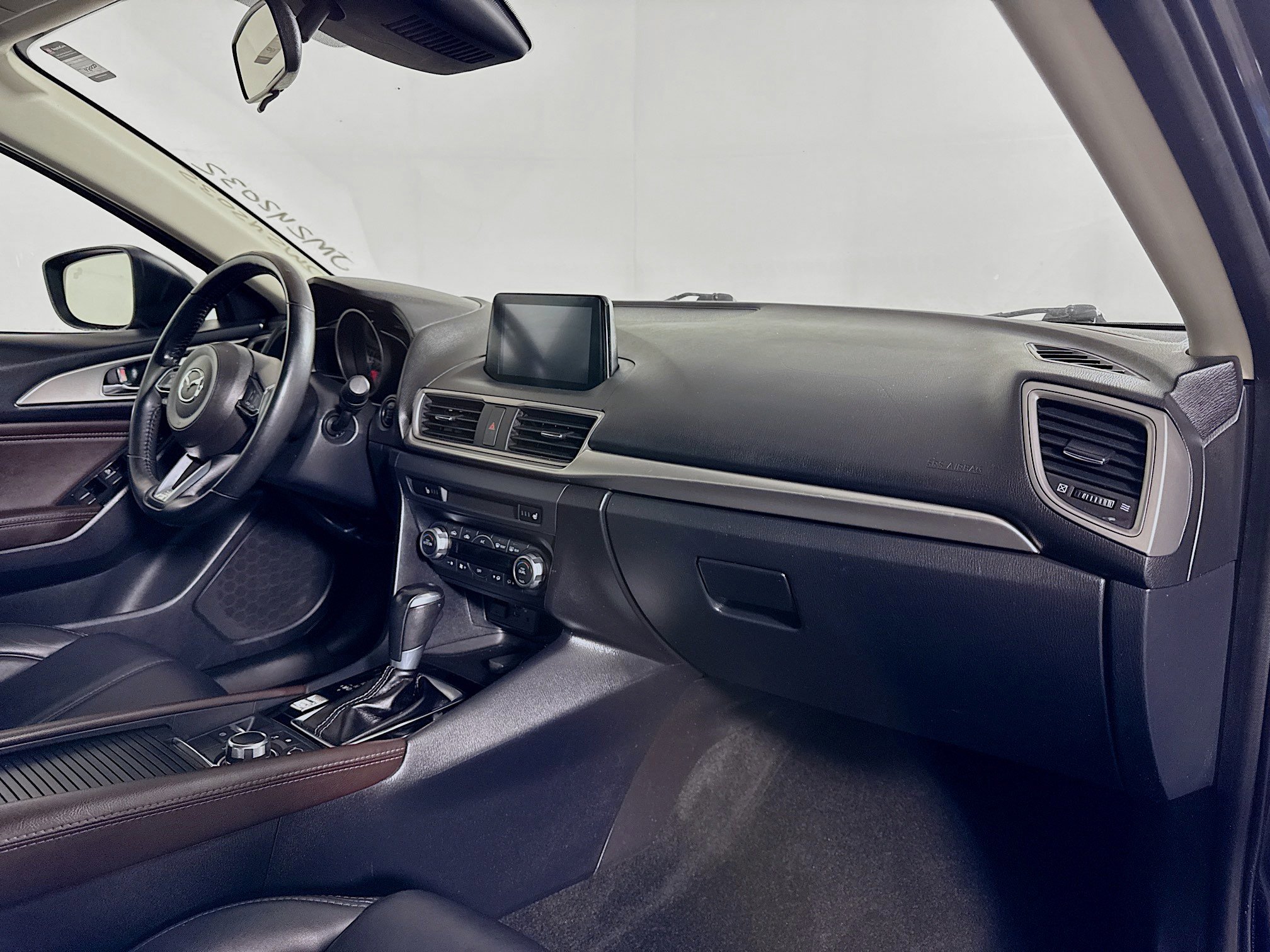 Used 2018 MAZDA MAZDA3 Touring FWD image 26